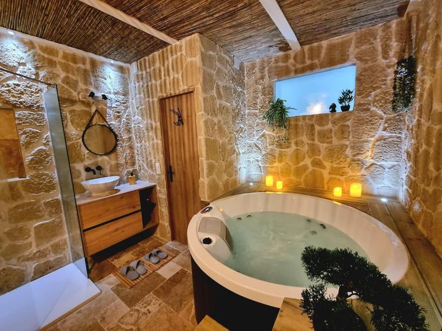 Les Spas De La Mer, Suite & Spa, Love Room, Plein Coeur Du Grau Ле-Гро-дю-Руа Экстерьер фото