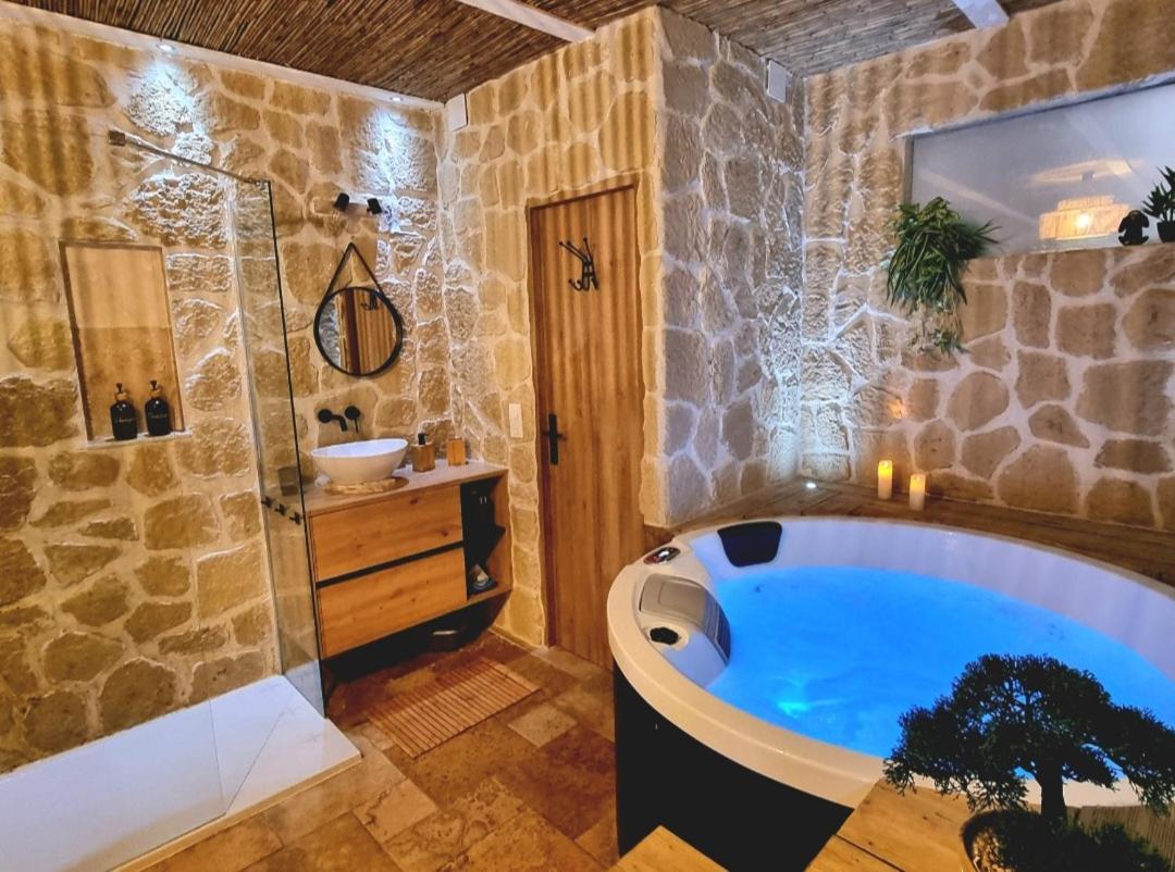 Les Spas De La Mer, Suite & Spa, Love Room, Plein Coeur Du Grau Ле-Гро-дю-Руа Экстерьер фото